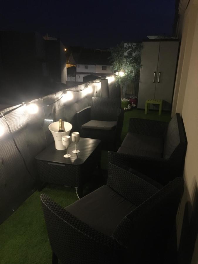 Victoria-T2-41M2-Balcon, Wifi, Linge, Produits, Menage Inclus Appartement Reims Buitenkant foto