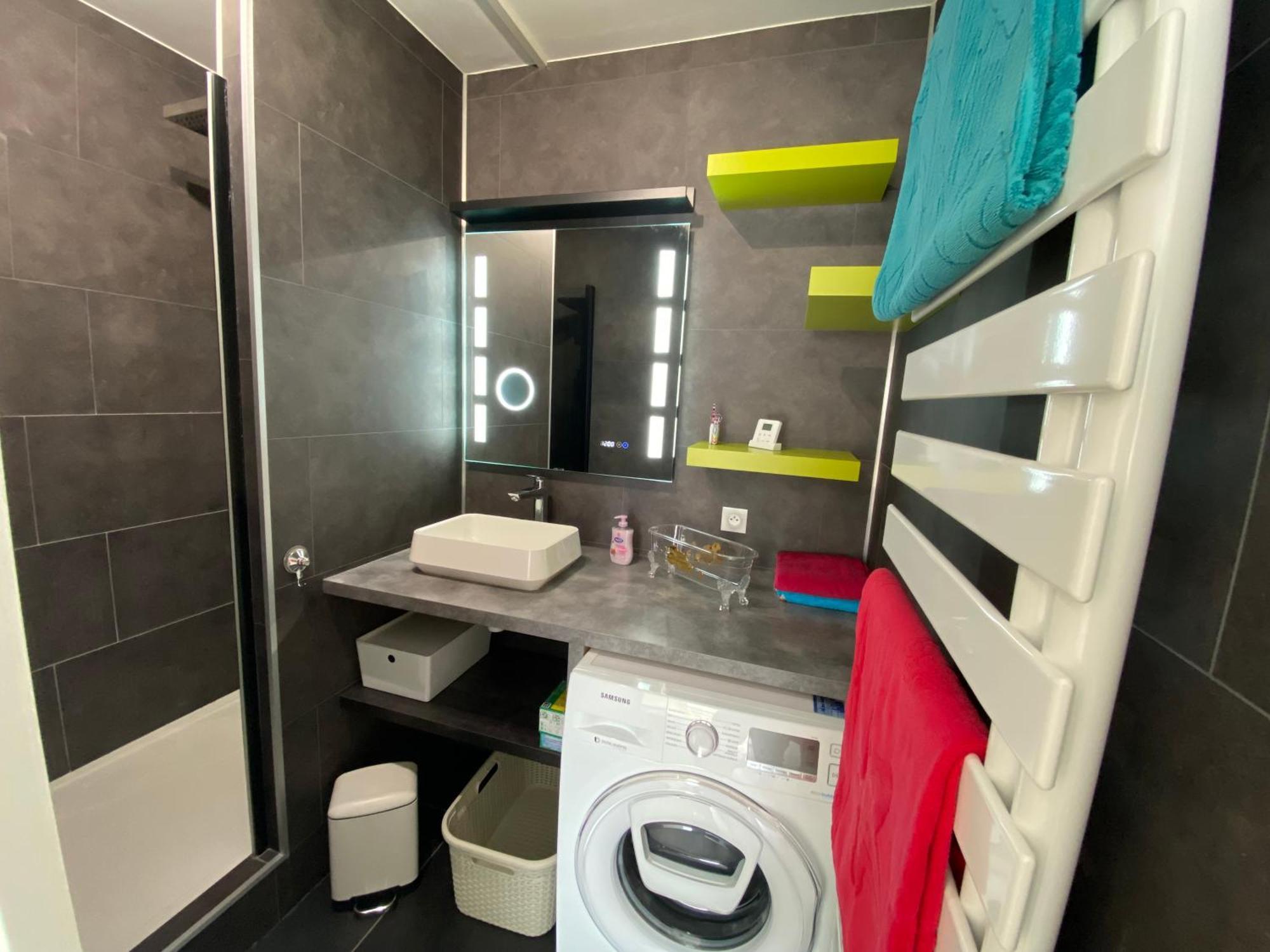 Victoria-T2-41M2-Balcon, Wifi, Linge, Produits, Menage Inclus Appartement Reims Buitenkant foto