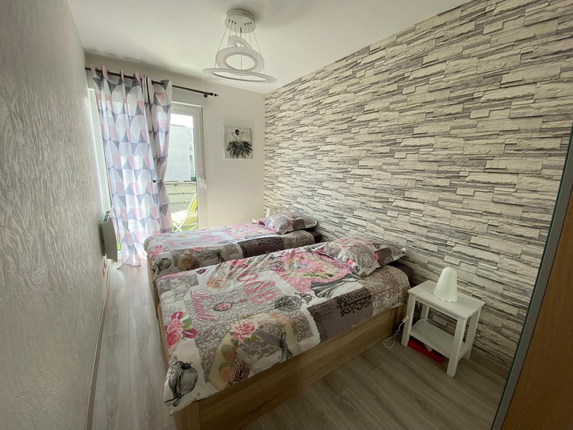 Victoria-T2-41M2-Balcon, Wifi, Linge, Produits, Menage Inclus Appartement Reims Buitenkant foto